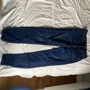 American eagle super stretch
Size 0
Lightly worn
Great condition
Dark blue